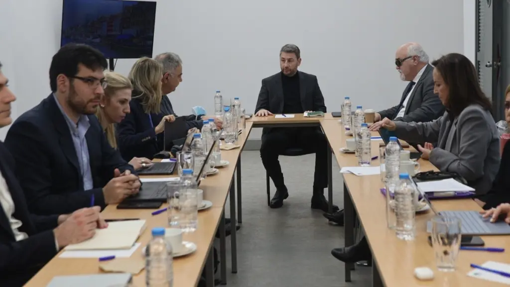 Πολιτικό Κέντρο ΠΑΣΟΚ: Στόχος η νίκη απέναντι στη Νέα Δημοκρατία στις επόμενες εκλογές