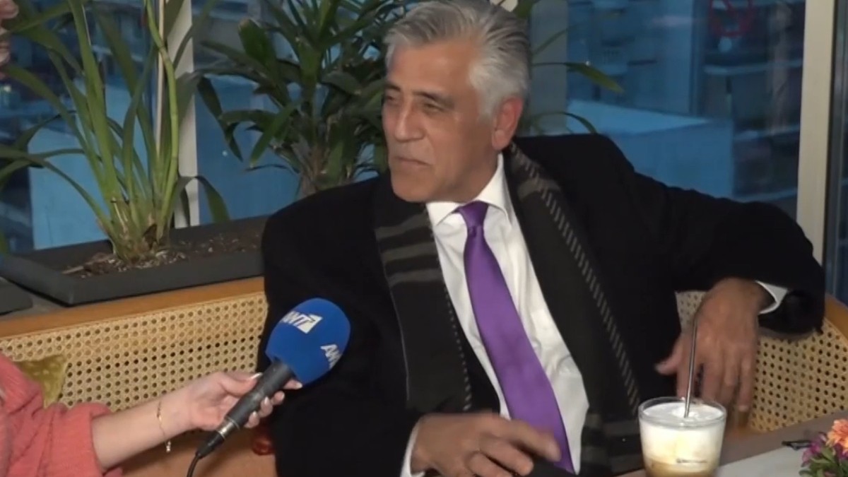 Πέτρος Ξεκούκης: “Τώρα που με ακούει η γυναίκα μου, θα πω αν ήμουν άπιστος;”