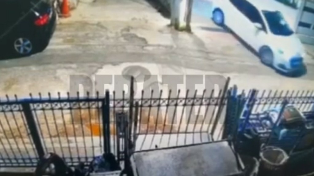 Ψυχικό: Βίντεο από την στιγμή που ο δολοφόνος του τοπογράφου με τον συνεργό απομακρύνουν τα οχήματα που χρησιμοποιήθηκαν στην εκτέλεση