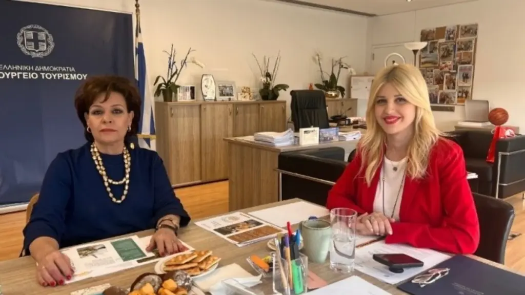 Έλενα Ράπτη: Συνάντηση με την Ασημίνα Σκόνδρα στην Καρδίτσα