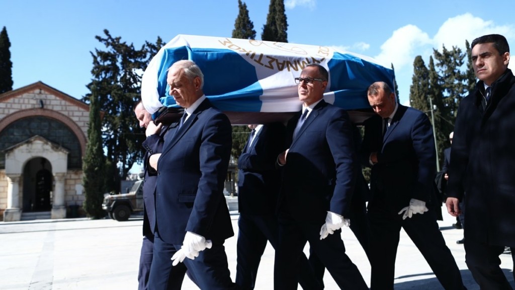 Γιώργος Ρουμπάνης: Συγκίνηση στο τελευταίο αντίο στον χάλκινο ολυμπιονίκη (Φωτογραφίες)