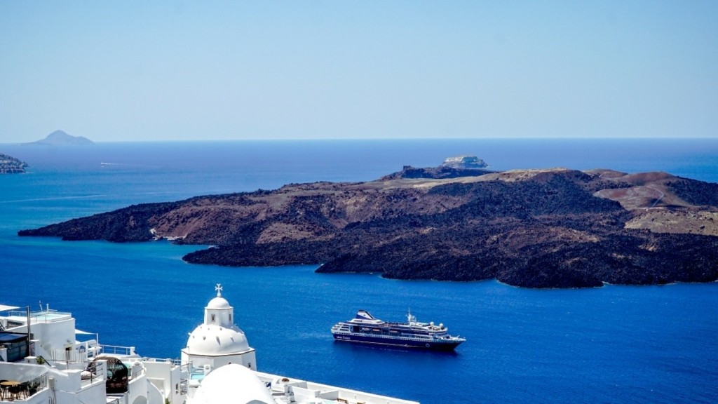 Σαντορίνη: Ταξιδιωτική οδηγία από το βρετανικό ΥΠΕΞ μετά τους σεισμούς
