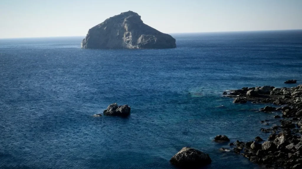 Σαντορίνη: Μαζική επιστροφή κατοίκων εν μέσω σεισμικής “νηνεμίας”