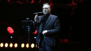 Νότης Σφακιανάκης: Ο λόγος που δεν πήγε στην κηδεία της συζύγου του – To σοβαρό πρόβλημα υγείας