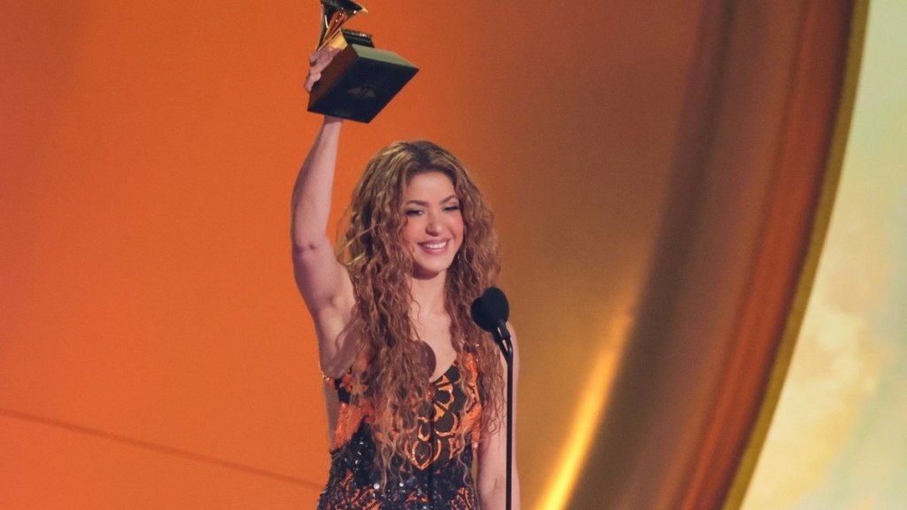 Shakira – Grammy 2025: Αφιέρωσε το βραβείο της στους «μετανάστες αδελφούς και αδελφές της»