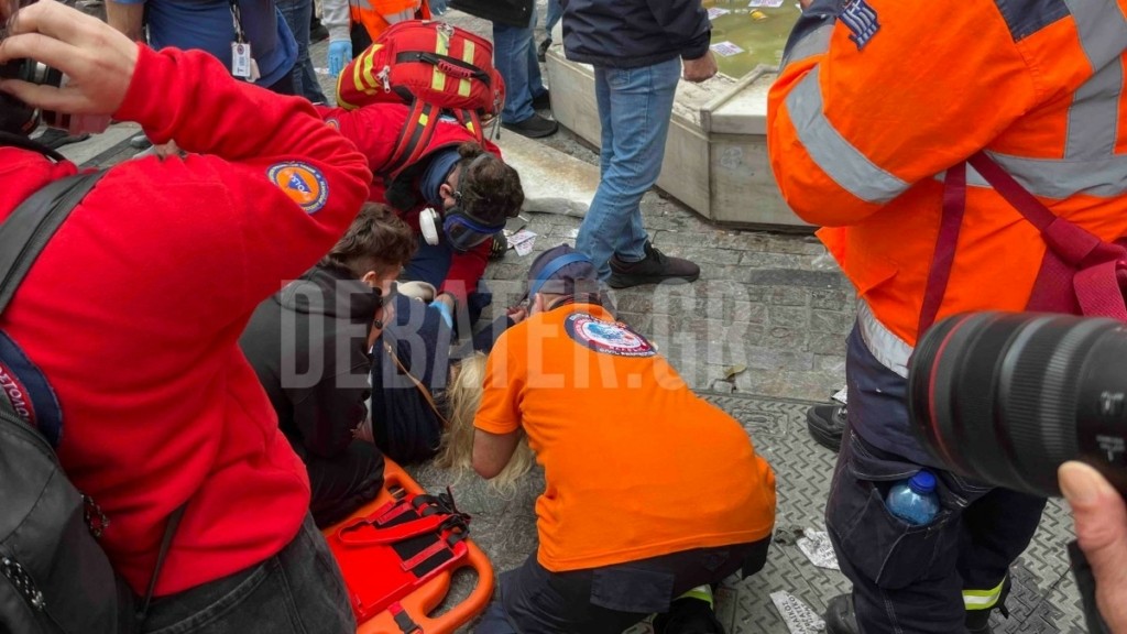 Σύνταγμα: Γυναίκα λιποθύμησε από τα επεισόδια