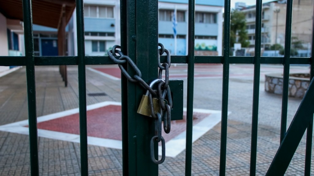 Κλειστά αύριο τα σχολεία σε Πάρο, Ρόδο και Σύμη λόγω της κακοκαιρίας