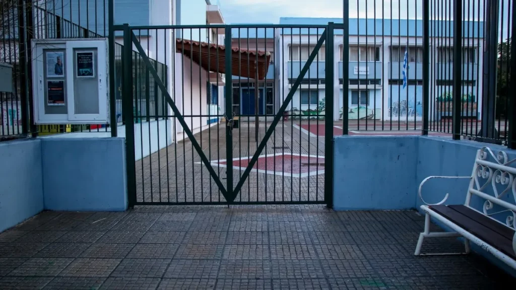 Χανιά: 16χρονος μαθητής Λυκείου προκάλεσε φθορές σε σχολείο και απείλησε συμμαθητές και καθηγητές του (βίντεο)