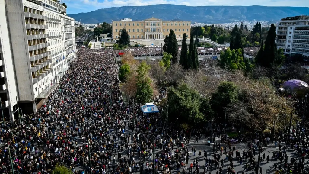 Απεργία για τα Τέμπη: Δρακόντεια μέτρα από την ΕΛΑΣ, επί ποδός 6.000 αστυνομικοί – Πώς θα κινηθούν τα ΜΜΜ