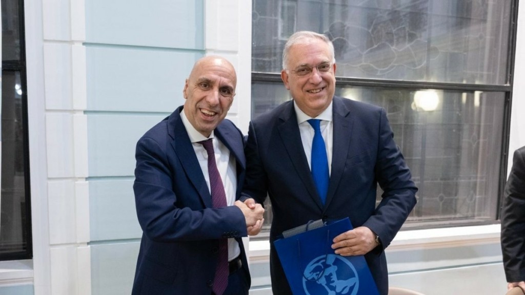 Θεοδωρικάκος: “Ενισχύουμε και εκσυγχρονίζουμε τον θεσμό των επιμελητηρίων”