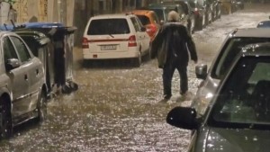 Βαρομετρικό χαμηλό από την Ιταλία φέρνει κρύο και χιόνια τις επόμενες ώρες – Η κακοκαιρία σάρωσε τη Δυτική Ελλάδα (Βίντεο)