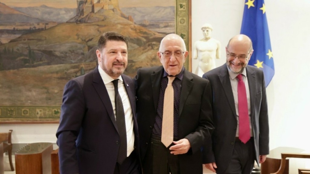 Χαρδαλιάς: «Αποκαθιστούμε το διατηρητέο της οδού Φιλελλήνων για να φιλοξενήσει το Ίδρυμα της Βουλής των Ελλήνων»