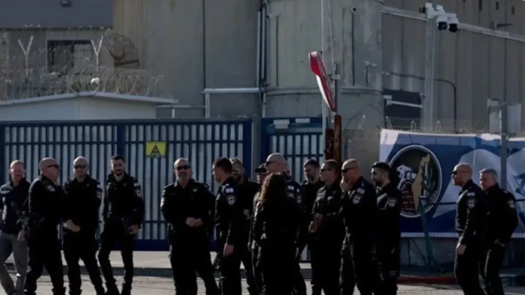 Ισραήλ: Εντός ωρών η 7η ανταλλαγή ομήρων με τη Χαμάς – Παραδόθηκε η σορός της Σίρι Μπίμπας