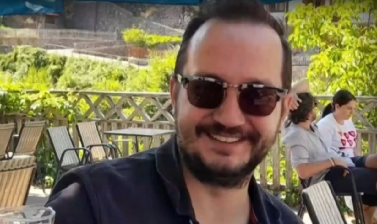 Βασίλης Καλογήρου