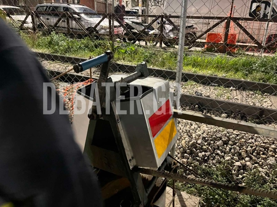Αποκλειστικό: Συνελήφθη φύλακας που ξέχασε να κατεβάσει τις μπάρες στη διάβαση τρένου στα Σεπόλια