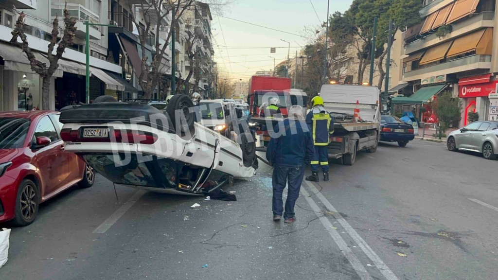 Βίντεο σοκ από το τροχαίο στην Πατησίων: Η στιγμή που τουμπάρει το ΙΧ – “Αποκοιμήθηκα στο τιμόνι”