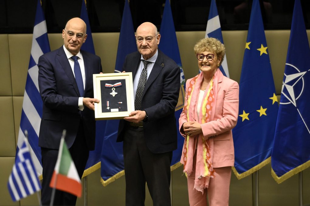 Νίκος Δένδιας: Παρών στην τελετή απονομής διαμνημόνευσης «Αστέρα Αξίας και Τιμής» προς τιμήν του Ζιωζέφ Νισσίμ