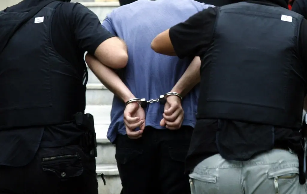 Γλυκά Νερά: Προφυλακίστηκε ο 17χρονος για τον άγριο ξυλοδαρμό του 48χρονου