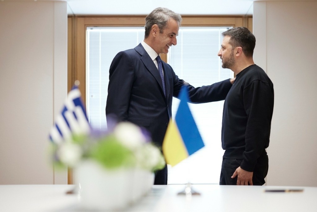 Νέα επικοινωνία Μητσοτάκη – Ζελένσκι: “Η Ελλάδα θα συνεχίσει να στηρίζει την Ουκρανία”