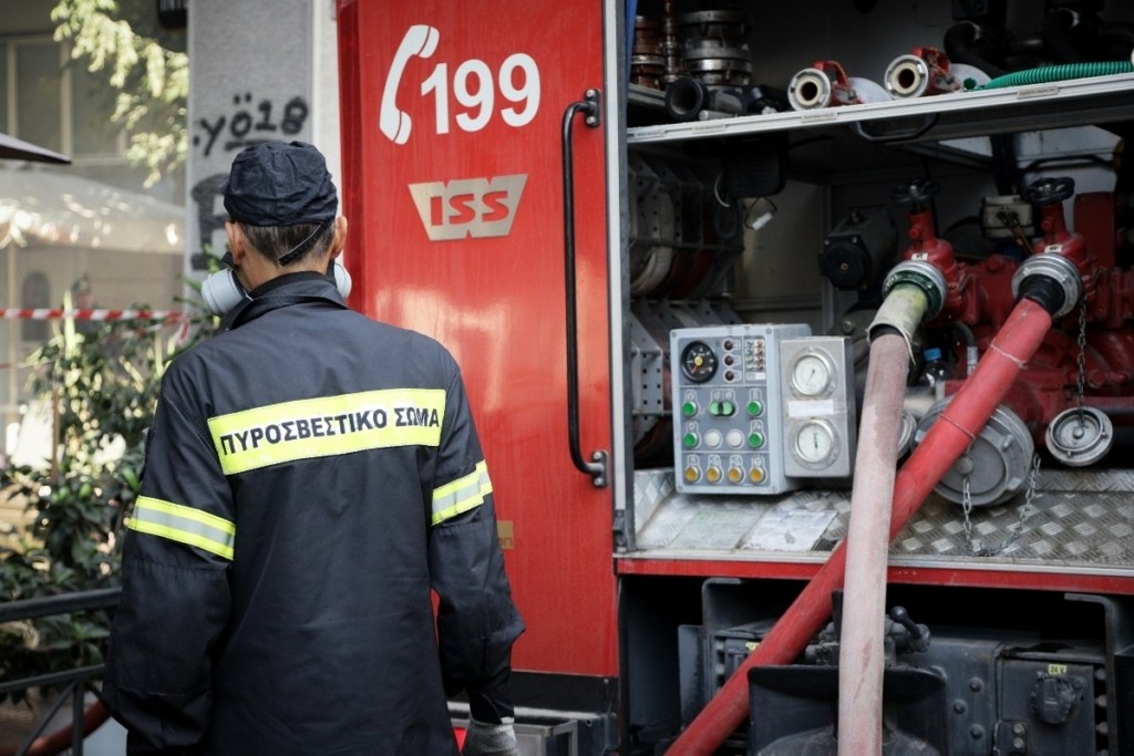 Φωτιά στο Κορωπί κοντά σε σπίτια – Ελέγχθηκε το μέτωπο μετά από άμεση παρέμβαση της πυροσβεστικής