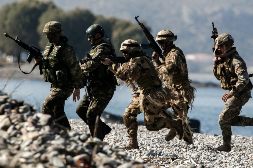 Πώς θα δοθούν οι αυξήσεις στους ενστόλους – Αναλυτικά παραδείγματα