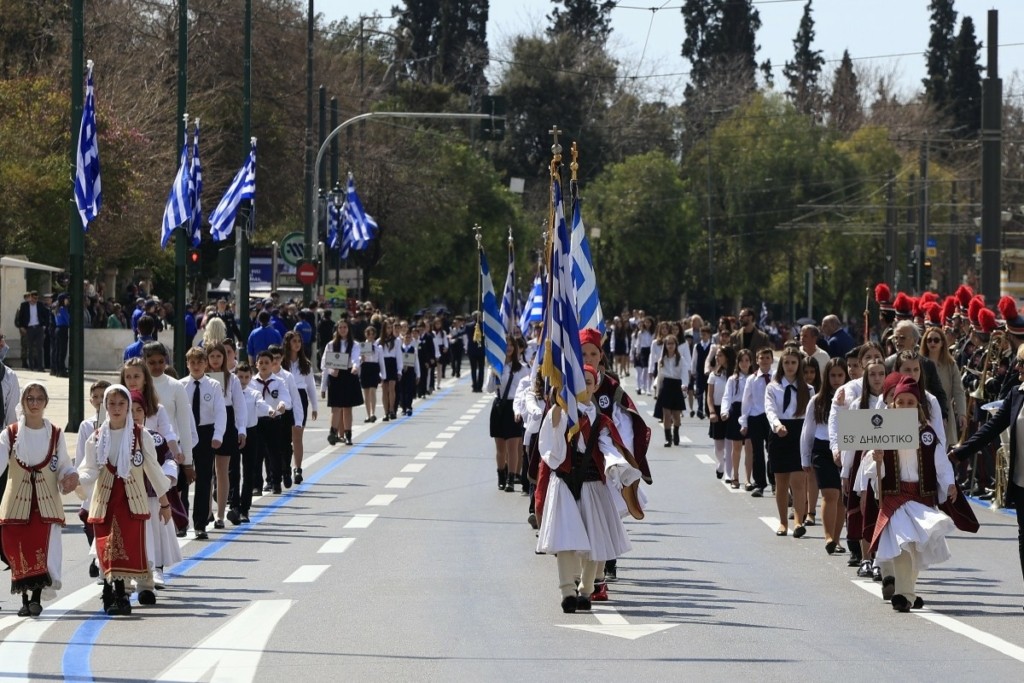 Εορτασμοί 25ης Μαρτίου: Κυκλοφοριακές ρυθμίσεις στην Αθήνα – Αλλαγές σε μετρό και τραμ
