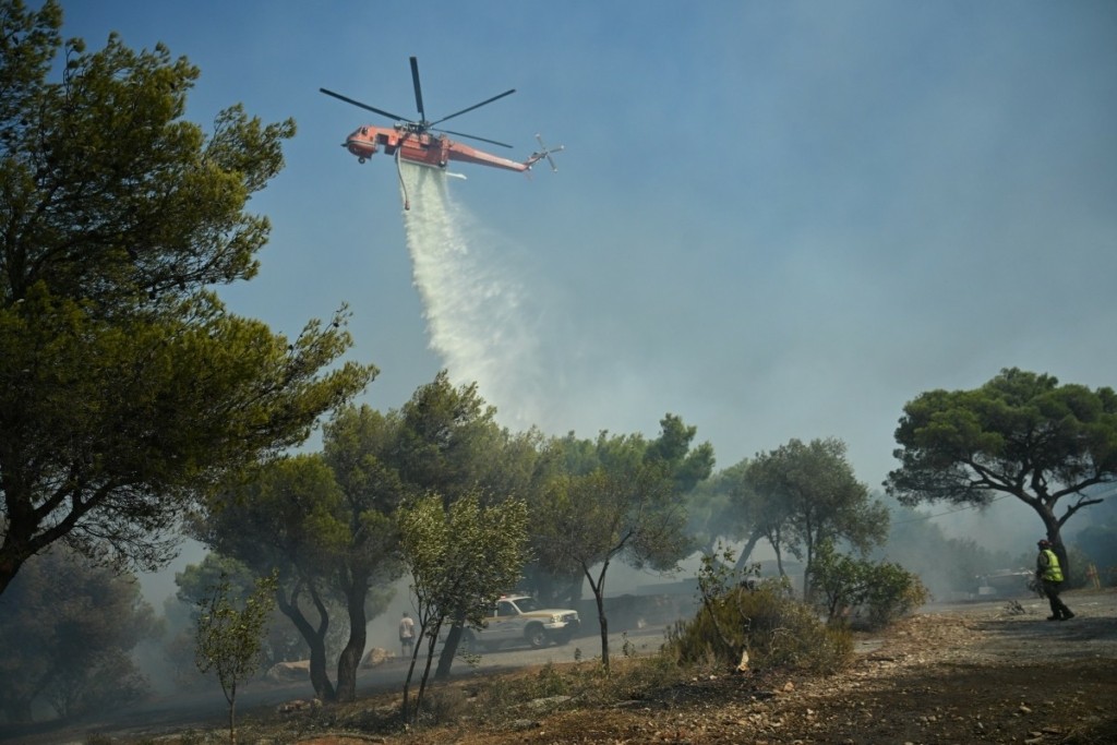 Φωτιά τώρα στον Κινίδαρο Νάξου – Κινητοποίηθηκαν εναέρια μέσα
