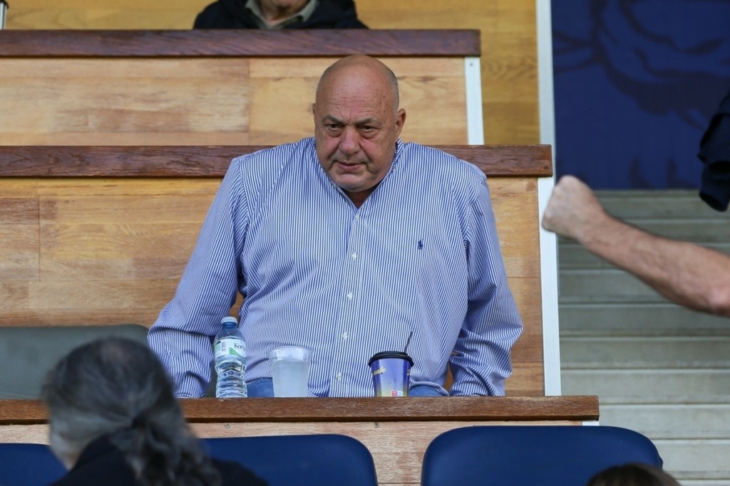 Αχιλλέας Μπέος: “Θα ψήφιζα Τραμπ με τα δύο χέρια” – Το τηλεφώνημα με Κούγια πριν πεθάνει και η εμπειρία στη φυλακή