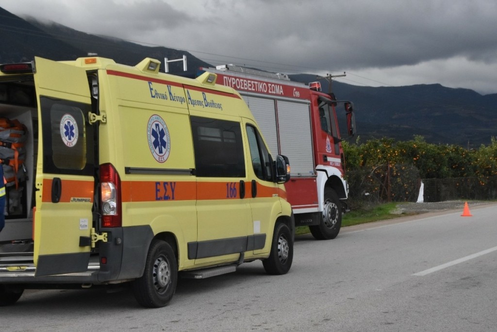 Σοβαρό τροχαίο στη Σπάρτη: Απεγκλωβίστηκαν τρεις άνδρες χωρίς τις αισθήσεις τους