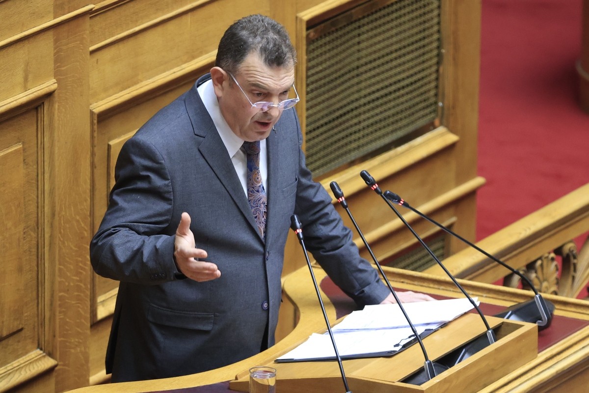 Βουλή: Περικοπή μισθού στον Νίκο Παπαδόπουλο για τον βανδαλισμό στην Εθνική Πινακοθήκη