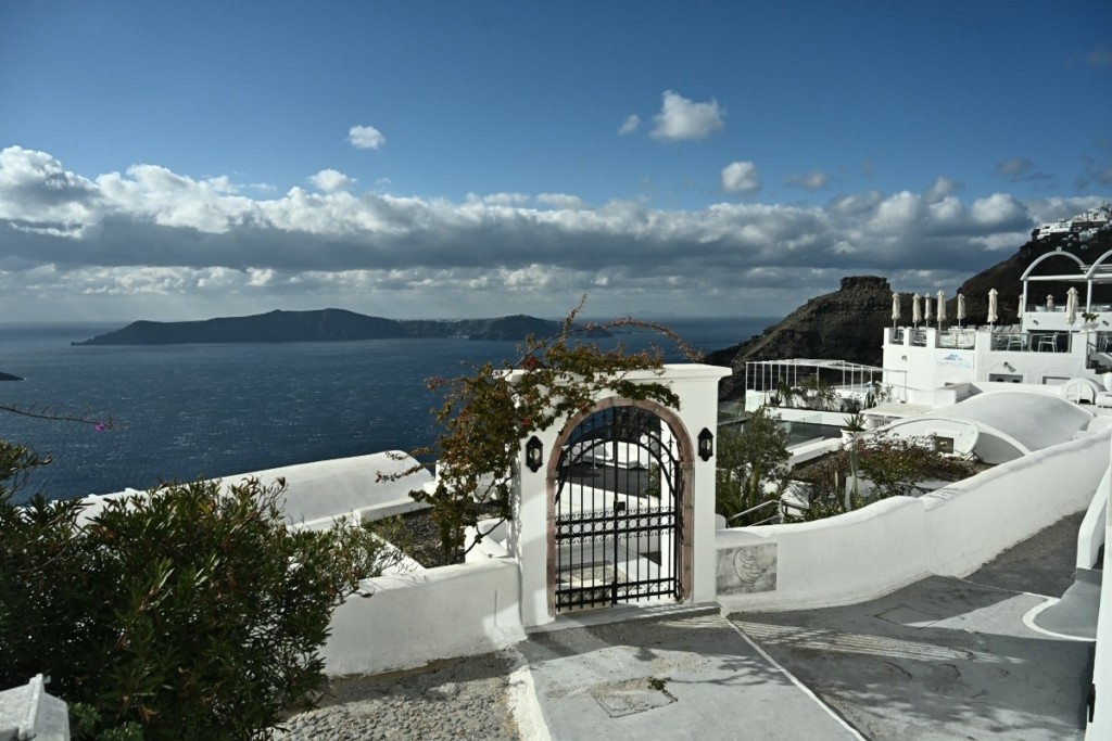 Επιμελητήριο Κυκλάδων: Στρατηγικό σχέδιο επανεκκίνησης για τη Σαντορίνη και τις Κυκλάδες