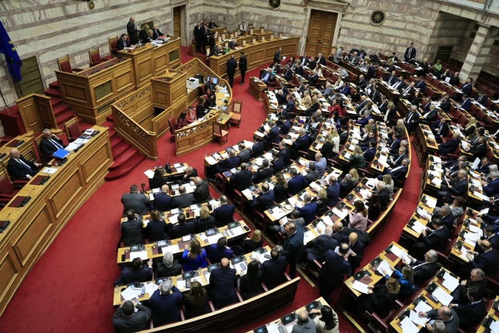 Σκληρό ροκ και σήμερα στη Βουλή: Προ ημερησίας και κατάθεση πρότασης δυσπιστίας