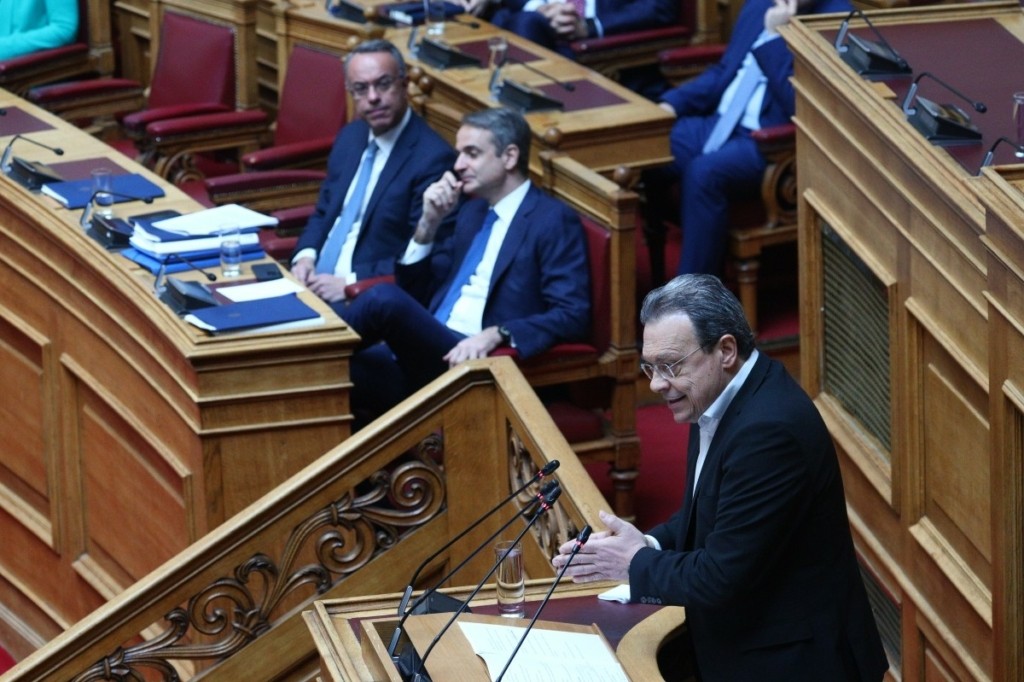 Βουλή – Φάμελλος σε Μητσοτάκη: “Οφείλετε να παραιτηθείτε άμεσα”