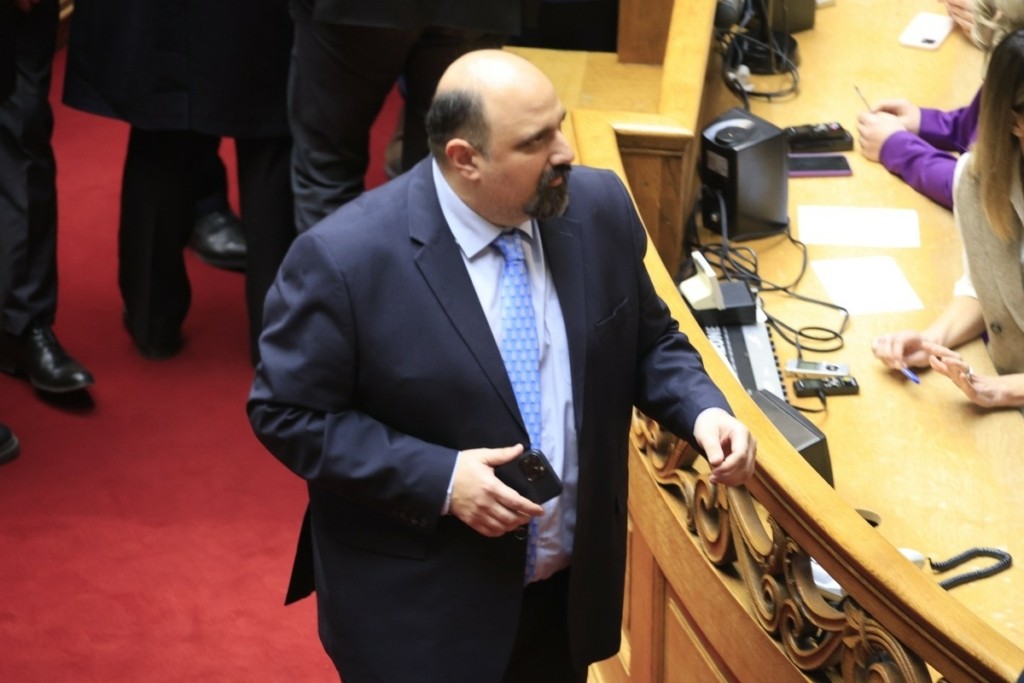 Βουλή: Yπερψηφίστηκε με 190 «ναι» η παραπομπή Τριαντόπουλου στο Δικαστικό Συμβούλιο