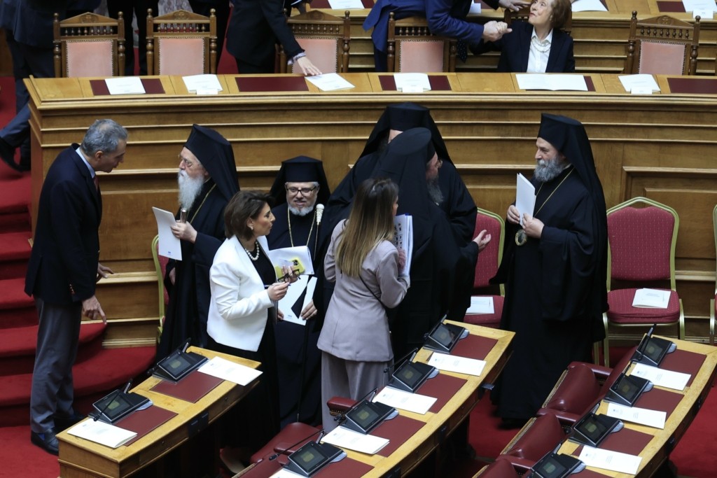 Βουλή: Όλα έτοιμα για την ορκωμοσία του νέου ΠτΔ, Κωνσταντίνου Τασούλα – Στις 11 η τελετή (φωτογραφίες)