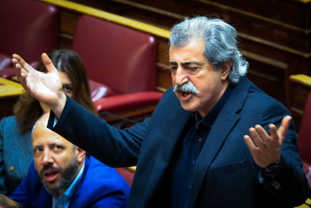 Οργή Πολάκη για τη στήριξη Καρανίκα στη Μενδώνη: “Λες αδιανόητες μπούρδες”