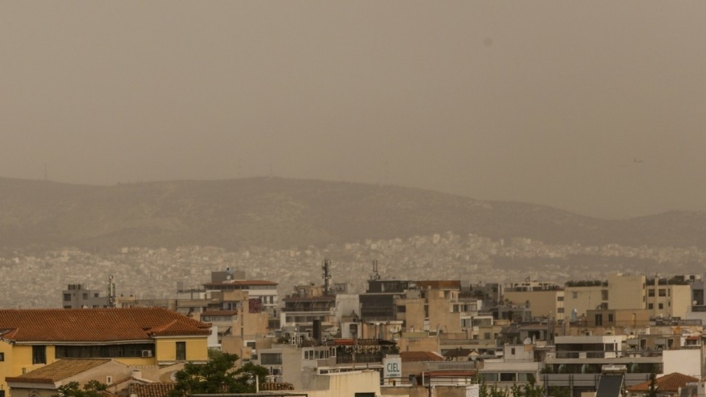 Καιρός αύριο: Αφρικανική σκόνη, δυνατοί άνεμοι και υψηλές θερμοκρασίες