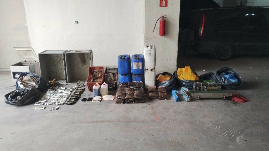 Συνελήφθησαν δύο άτομα για λαθρεμπόριο ναργιλέ – Κατασχέθηκαν 118 κιλά καπνού