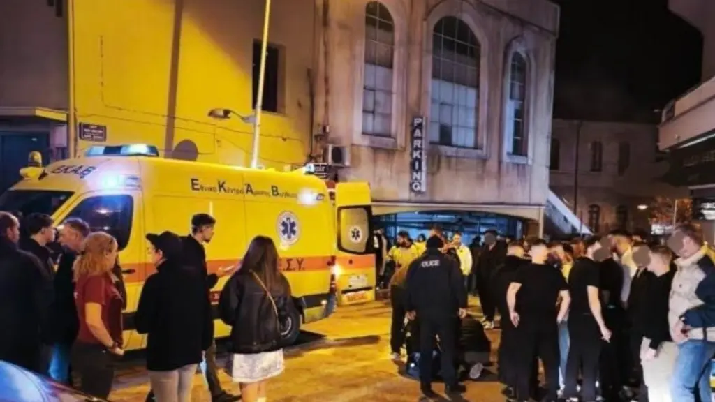 Κοζάνη: Άγρια συμπλοκή νεαρών μετά από καυγά – Έπεσε αιμόφυρτος στο έδαφος ένας από τους εμπλεκόμενους