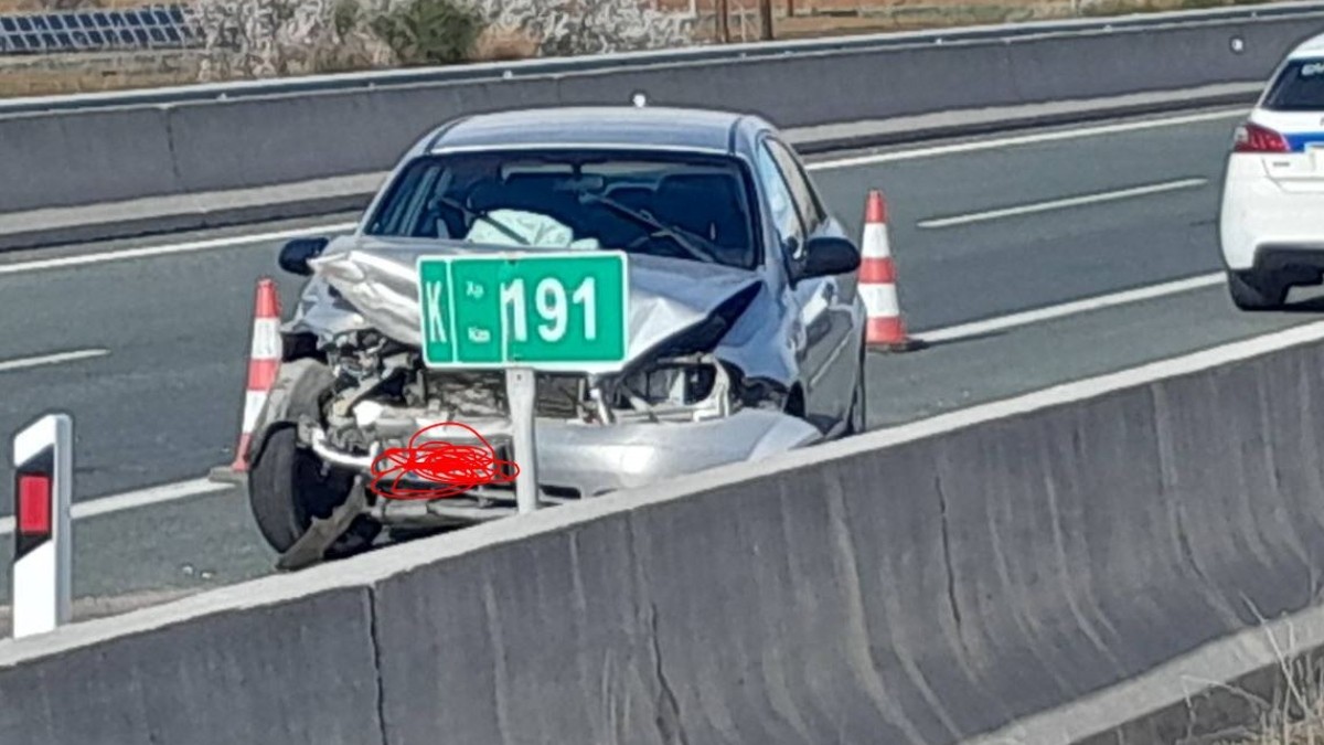 Κοζάνη: Αυτοκίνητο μπήκε στο αντίθετο ρεύμα – Στο νοσοκομείο δύο οδηγοί (pics & vid)