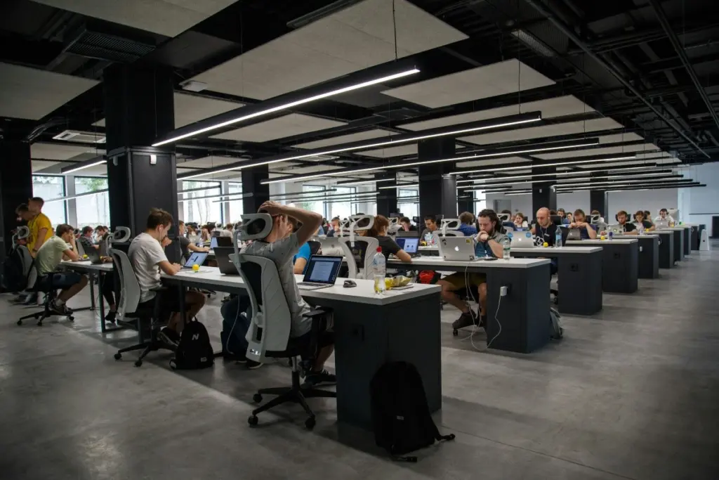 Σήμερα τα “αποκαλυπτήρια” για τον νέο κατώτατο μισθό – Πόσο θα αυξηθεί, ποιους επηρεάζει