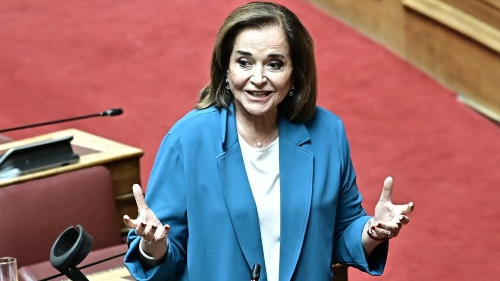 Ντόρα Μπακογιάννη: Το επίπεδο σας αυτές τις μέρες αδικεί τα 57 θύματα των Τεμπών και τις οικογένειες τους