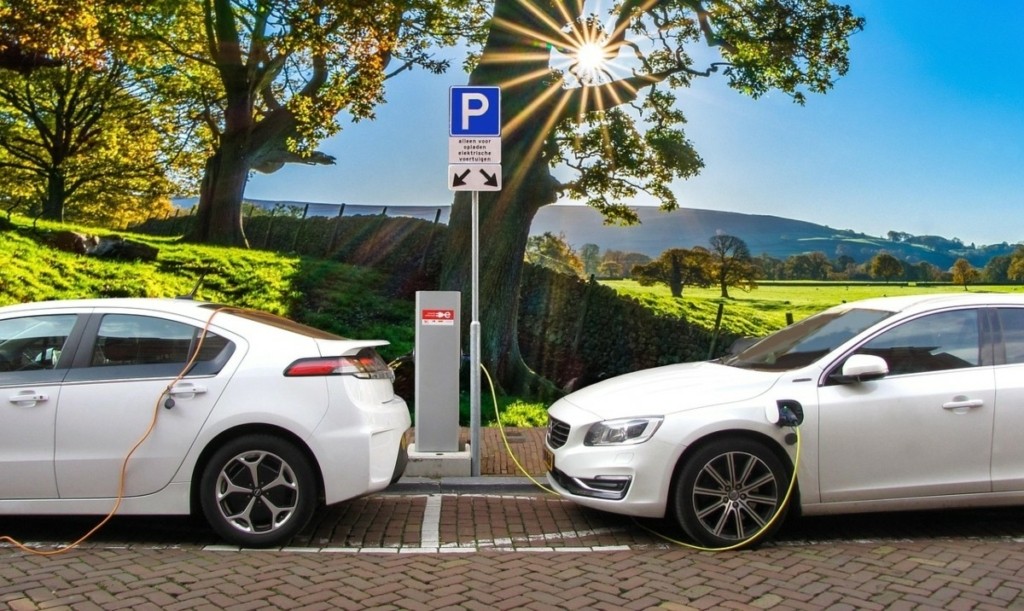Eurelectric: Εξοικονόμηση χρημάτων στα ηλεκτρικά αυτοκίνητα με έξυπνη φόρτιση