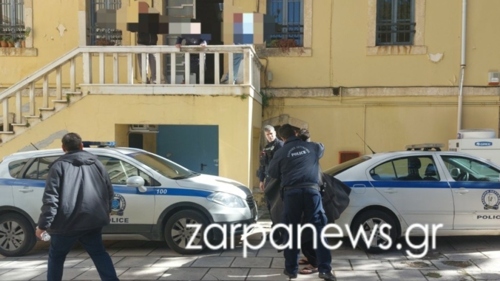 Χανιά: Στη φυλακή ο 46χρονος που «μπούκαρε» στο αστυνομικό μέγαρο με ψαροντούφεκο και τσεκούρι