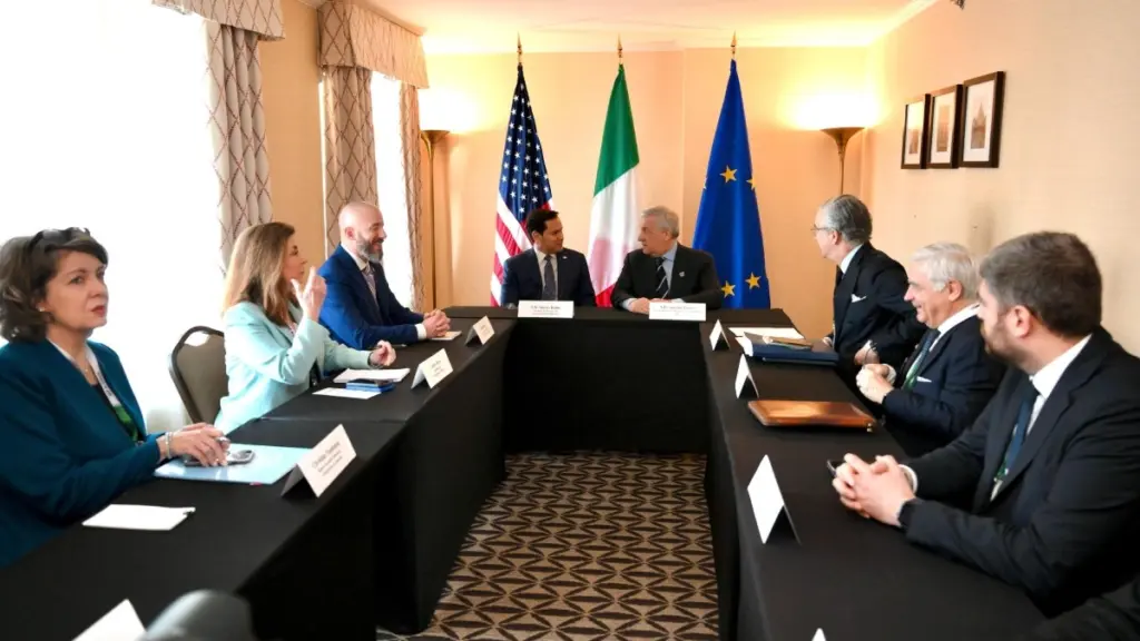 Στο πλευρό της Ουκρανίας η G7 – Απειλεί τη Ρωσία με κυρώσεις εάν δεν αποδεχθεί την εκεχειρία