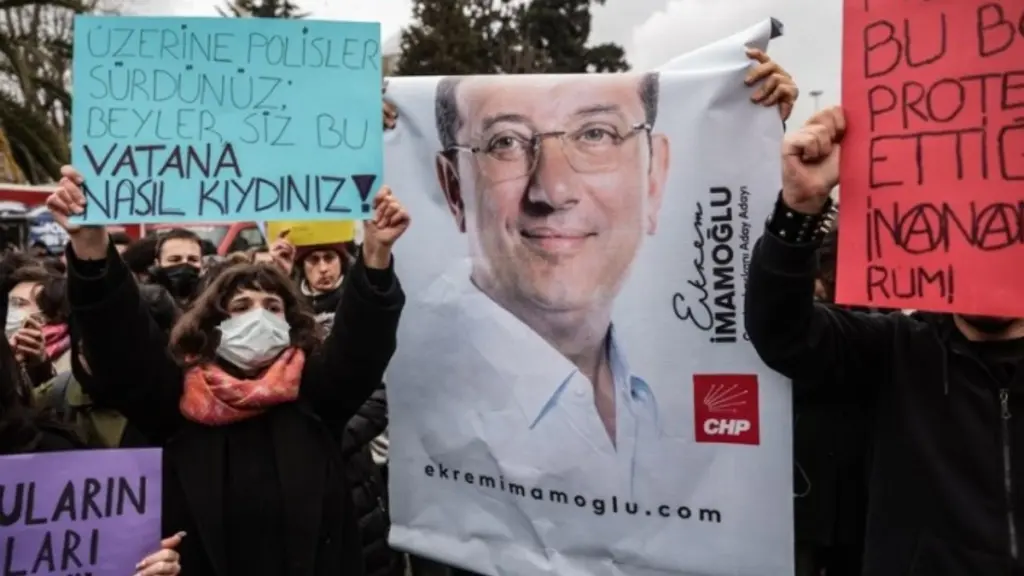 Τουρκία: Νέο μπαράζ συλλήψεων στο πλαίσιο της υπόθεσης Ιμάμογλου