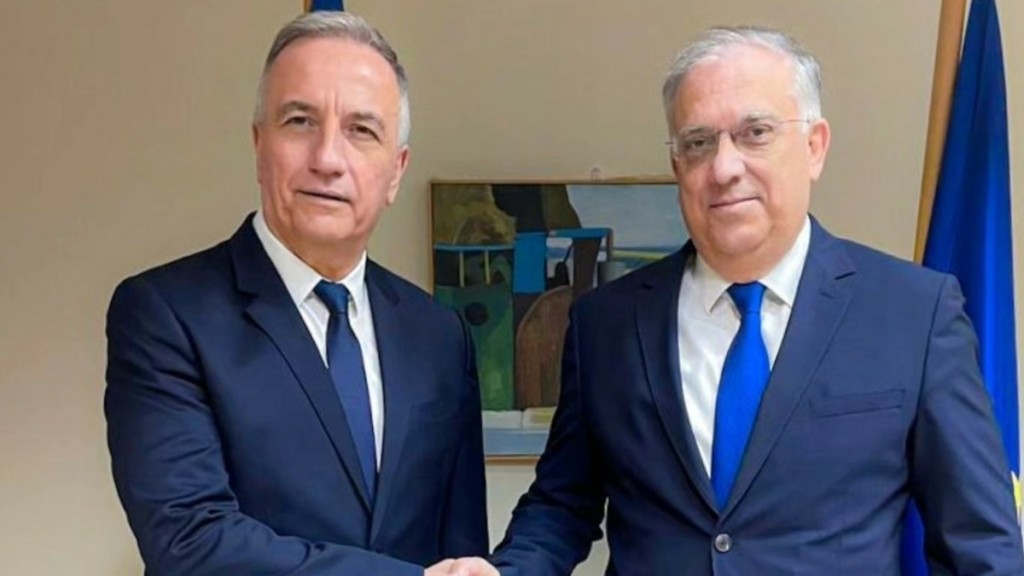 Τάκης Θεοδωρικάκος: Το μήνυμα μετά την ορκωμοσία του Καλαφάτη – «Θα εργαστούμε δημιουργικά για όφελος όλων των πολιτών»