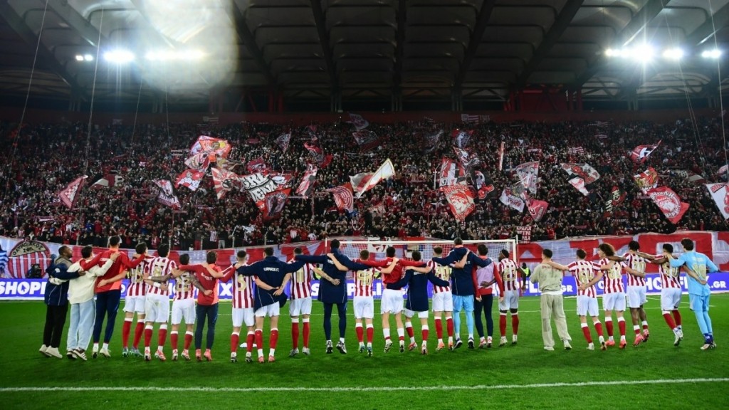 Super League: Ο Ολυμπιακός κέρδισε τον ΟΦΗ και γιόρτασε τα 100 χρόνια ιστορίας – Στο 0-0 ΑΕΚ και Άρης