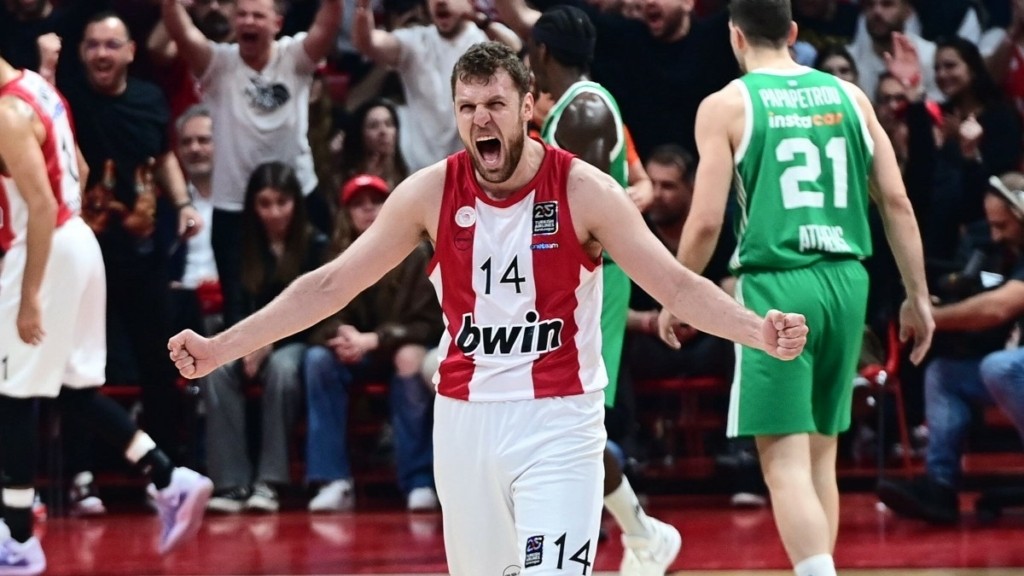 Ολυμπιακός – Παναθηναϊκός AKTOR 76-74: Έβαψε «ερυθρόλευκο» το θρίλερ και έκανε ένα ακόμη βήμα για την πρωτιά