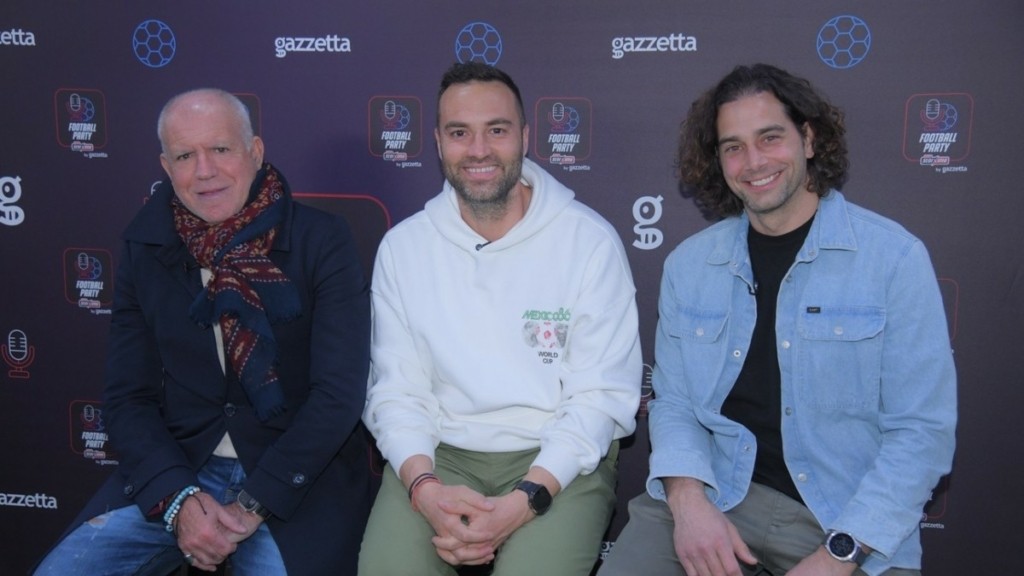 Απολαυστικός Νίκος Αναστόπουλος στο pre-game show του αγώνα ΑΕΚ – Ολυμπιακός